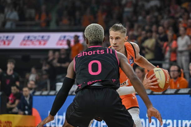 在当今的足 在当今的足